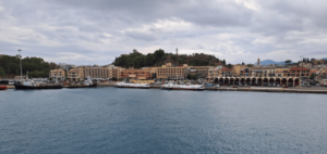 Korfu Höghastighetsfärjorna Korfu-Saranda i Korfu hamn