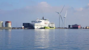 Hirtshals Smyril Line Fjord Line Färjorna Norröna från och Fjord FSTR från i hamnen i Hirtshals.