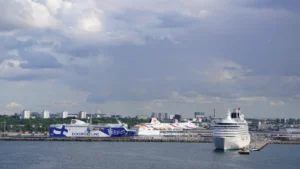 Tallinn Kryssning och färjehamn i Tallinn. Färjor Här lägger kryssningsfartyg till.