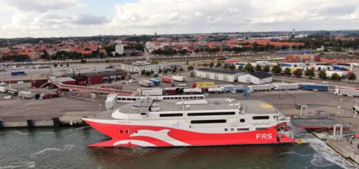 FRS Baltic Färja Skane Jet i hamnen i Ystad i södra Sverige.