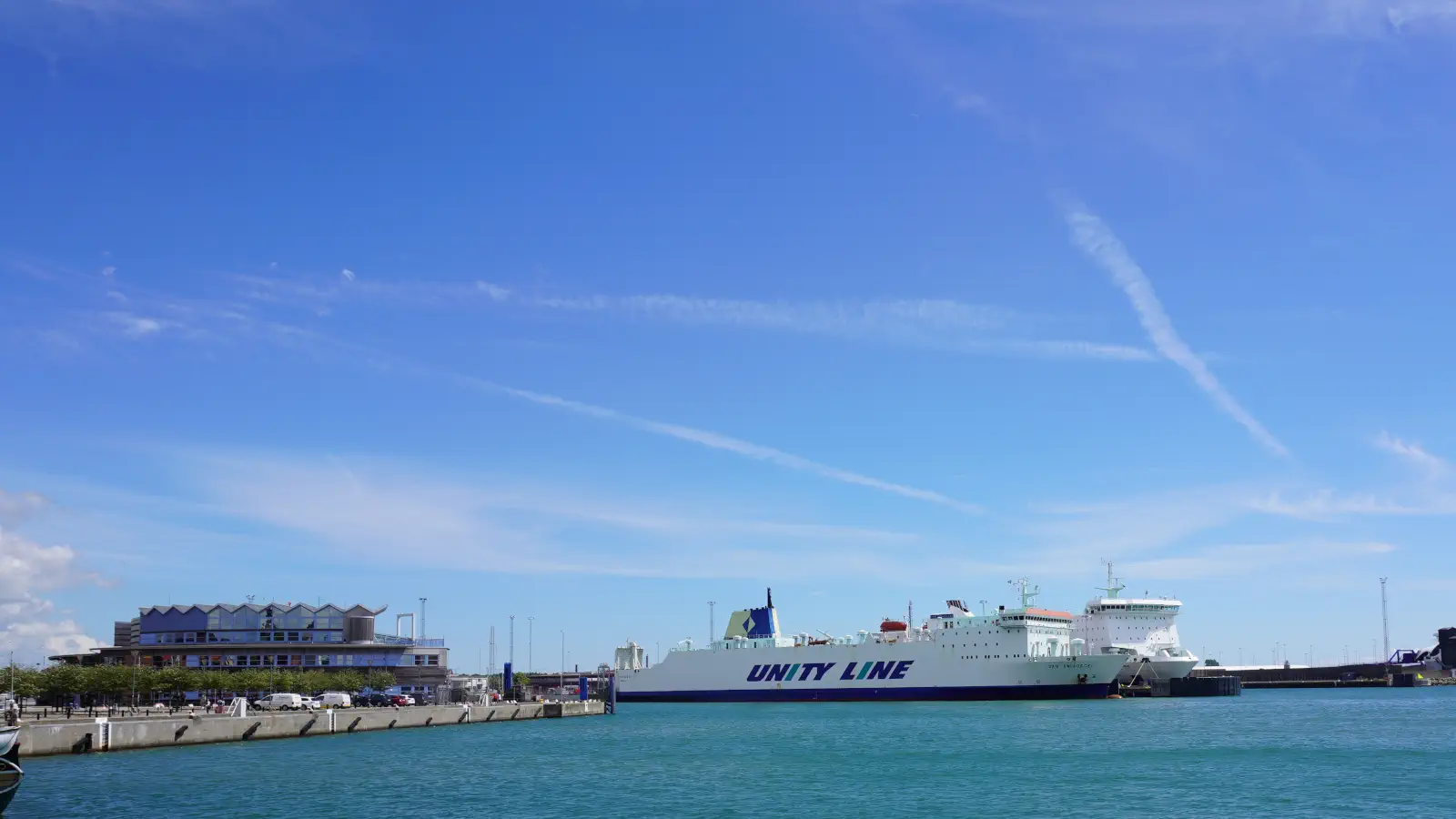 Färjehamnen i Ystad erbjuder plats för olika färjor.